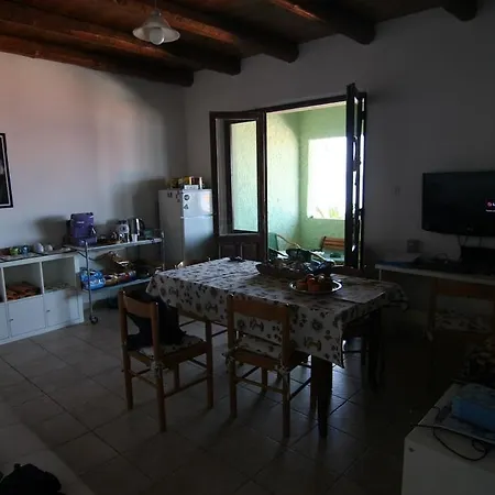 לינה וארוחת בוקר S'archittu Bed&breakfast ס'ארקיטו קוליירי